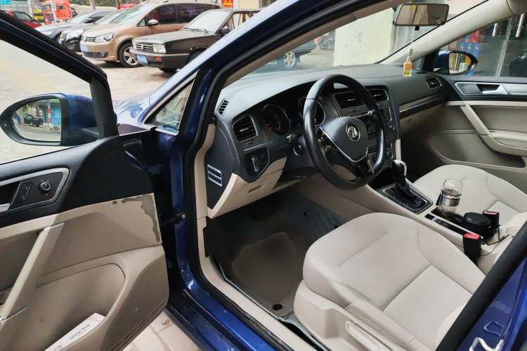 Used Volkswagen Golf 2015 1.4TSI Automatic Comfort Model
