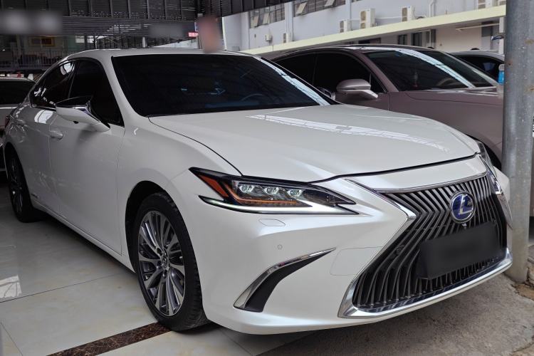 Used Lexus ES 2020 300h Premium Edition
