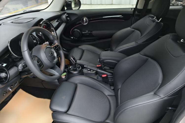 Used  MINI 2023 1.5T COOPER Artist
