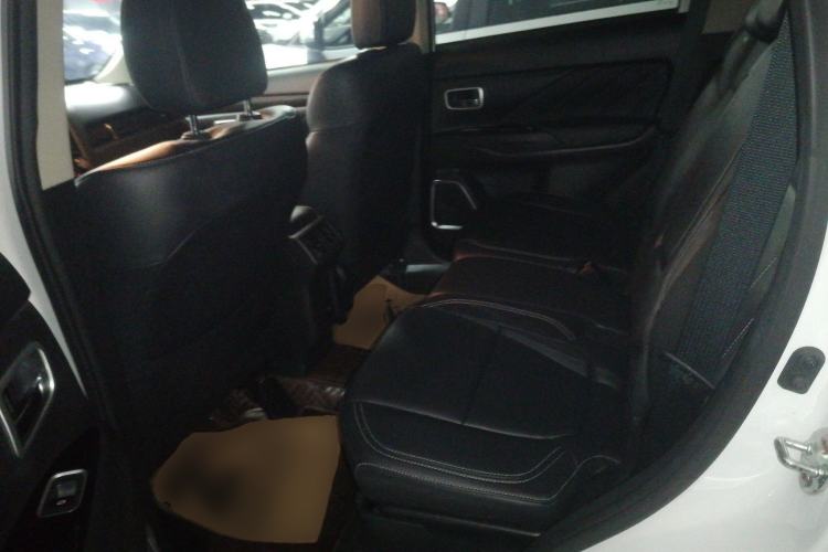 Used Mitsubishi Outlander 2020 2.0L Two-Wheel Drive Enjoyment Version 5 Seats
