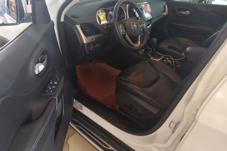 Used  Cherokee 2016 2.0L Superior Edition
