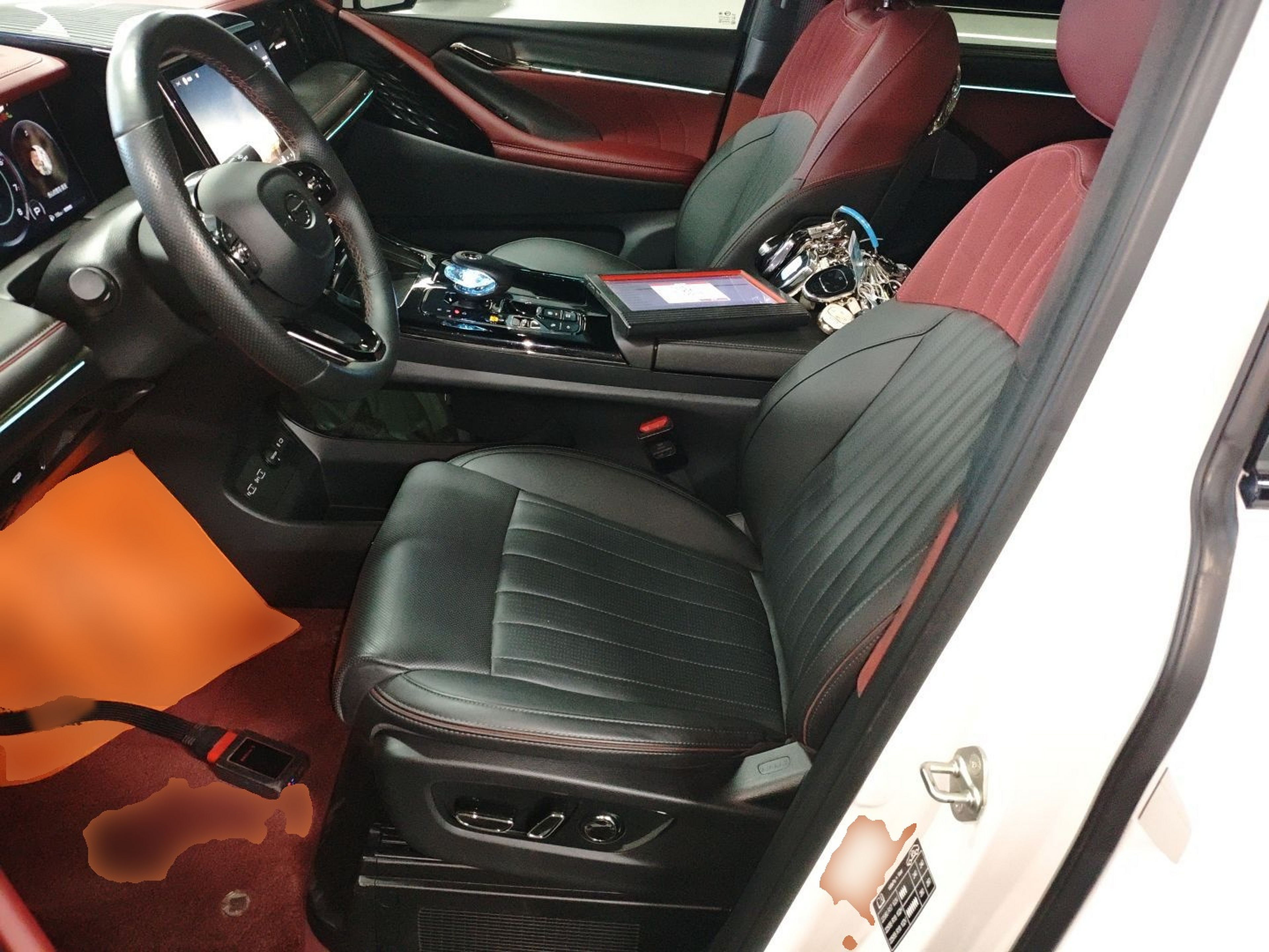 المقاعد الأمامية داخل السيارة