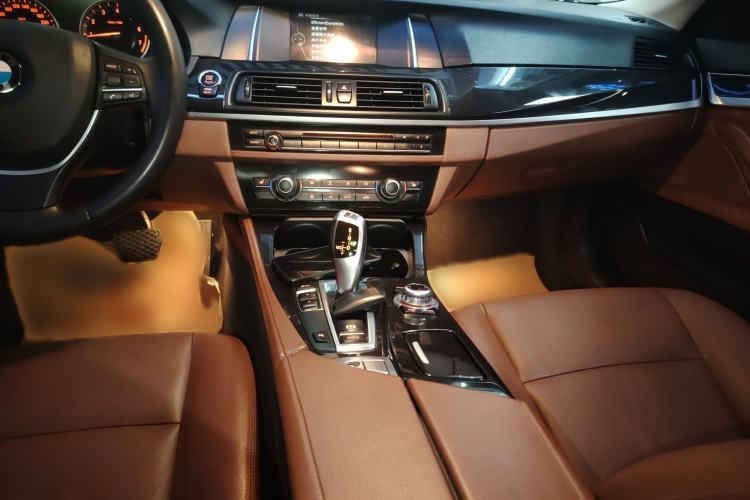 Used BMW 5 Series 2017 520Li Elegant Edition
