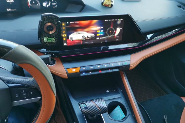 Used Changan UNI-V 2023 2.0T Leading-Speed Edition
