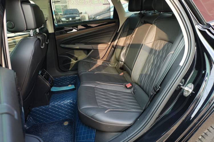 Used Volkswagen Passat 2019 330TSI Luxury Edition China VI Standard
