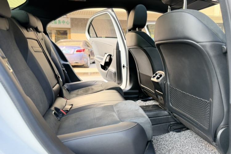 Used Mercedes-Benz A-Class 2022 Revised Version A 200 L Sport Sedan Fashionable Style
