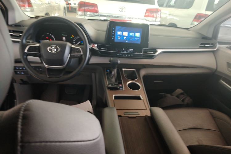 Used Toyota Sienna 2021 2.5L Hybrid Comfort Edition