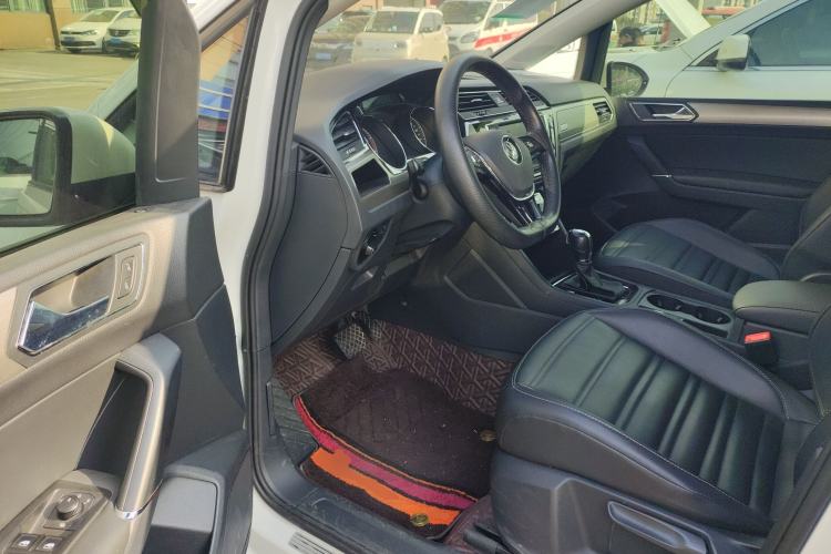 Used Volkswagen Touran 2018 Volkswagen Touran L 280TSI DSG Comfort Edition 7 Seats China VI Standard