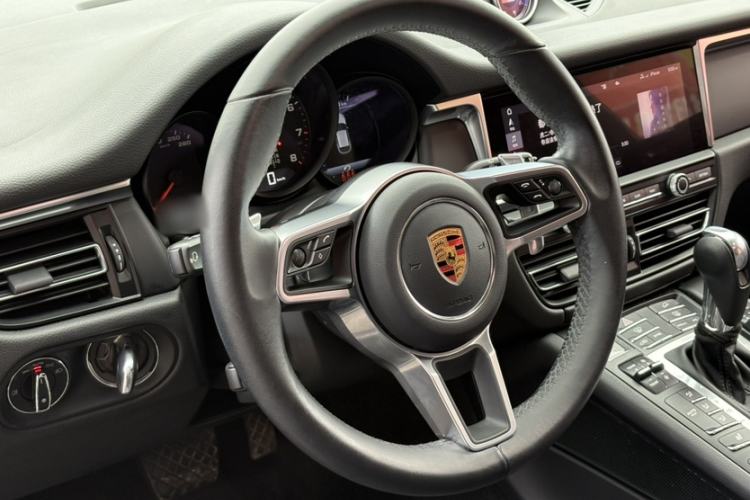 TDK.VehicleDetails.img