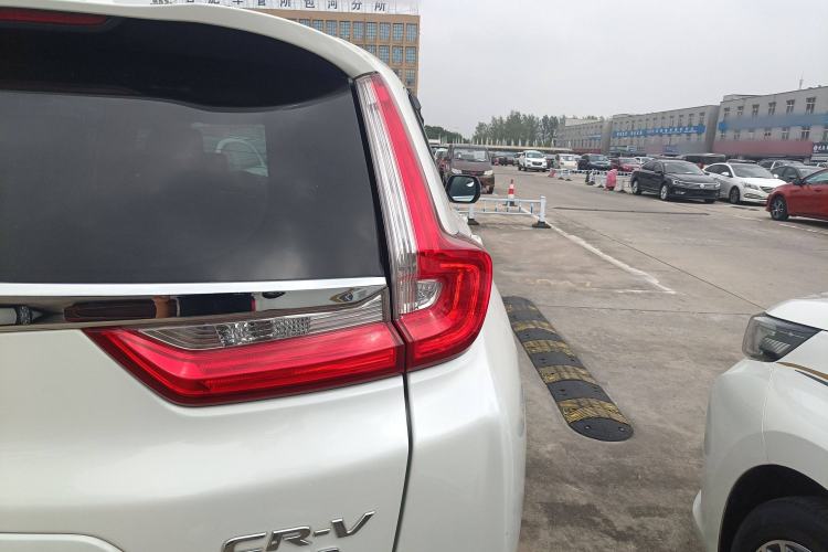 Used Honda CR-V 2017 240TURBO CVT Front-Wheel Drive Fashion Edition
