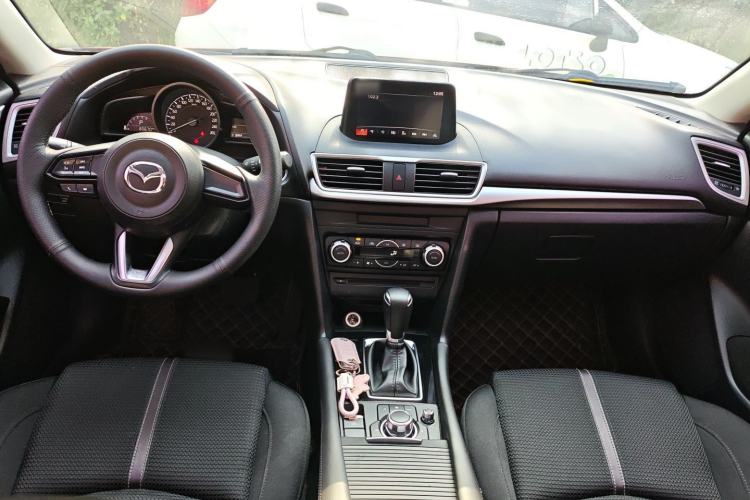 Used Mazda Mazda 3 Axela 2017 Sedan 1.5L Automatic Luxury Model China VI Standard