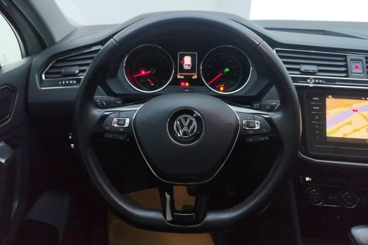 Used Volkswagen Tiguan L 2019 Updated Version 330TSI Automatic Two-Wheel Drive Panoramic Comfort Edition China VI Standard
