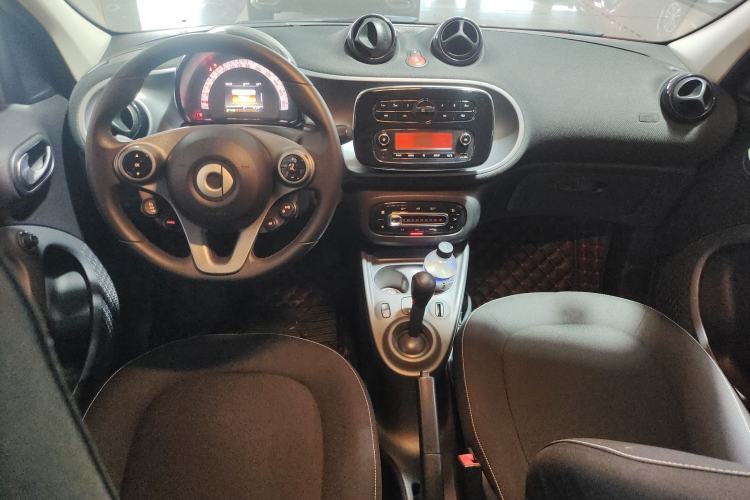 Used  forfour 2016 1.0L 52 kW Passion Edition
