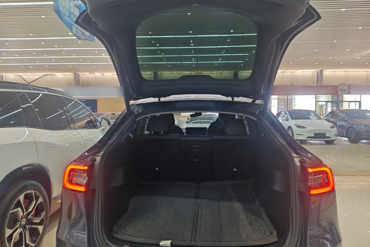 Used Tesla Model Y 2021 Long-Range All-Wheel-Drive Version