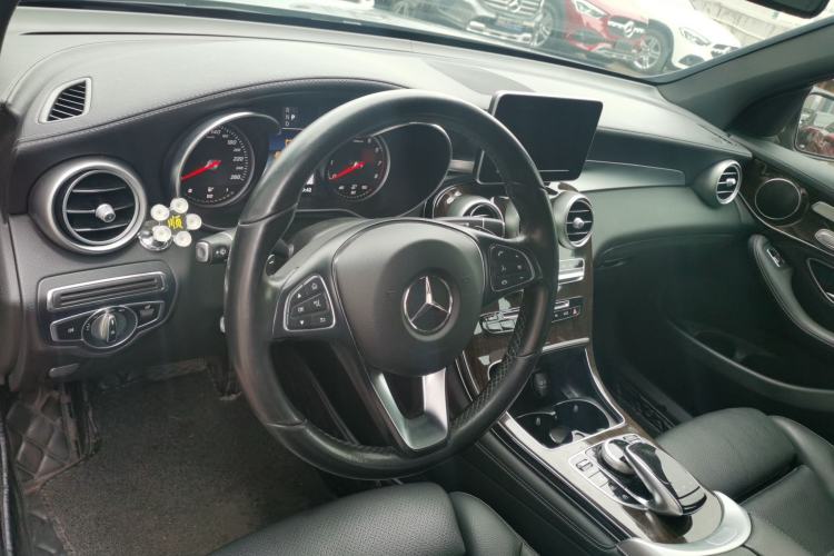 Used Mercedes-Benz GLC 2019 GLC 260 L 4MATIC Dynamic Model
