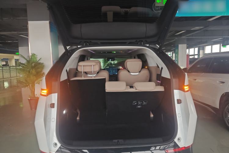 Used XPeng X9 2024 610 Long-Range Max
