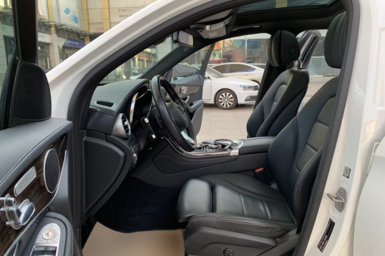 Used Mercedes-Benz GLC 2018 GLC 260 4MATIC Luxury Model
