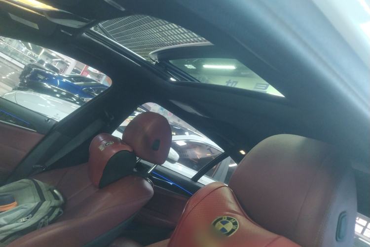 Used BMW 5 Series 2019 Facelifted 530Li Leading Edition M Sport Package
