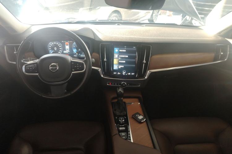 Used Volvo S90 2020 Facelifted T5 Zhiyi Luxury Edition
