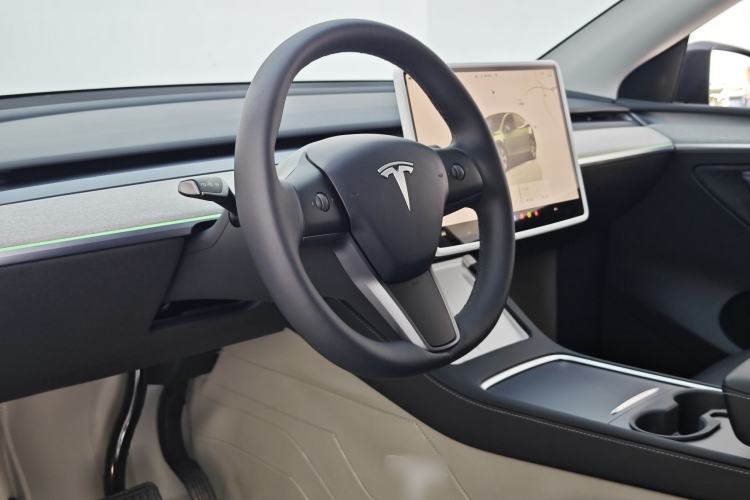 Used Tesla Model Y 2024 Rear-Wheel-Drive Version
