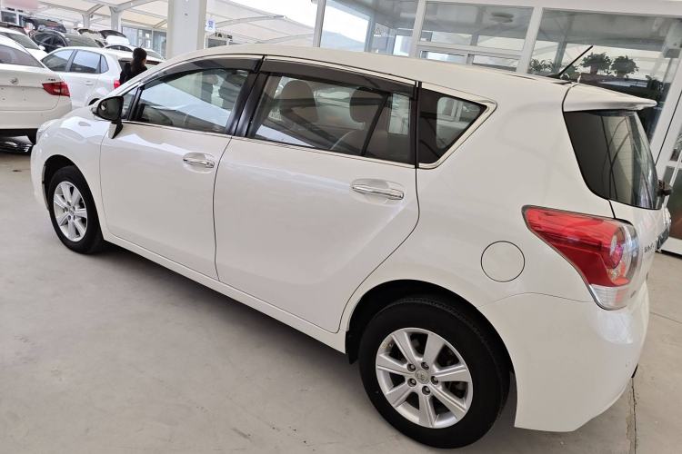 Used Toyota Verso 2014 Starlight 180E CVT Elite Edition
