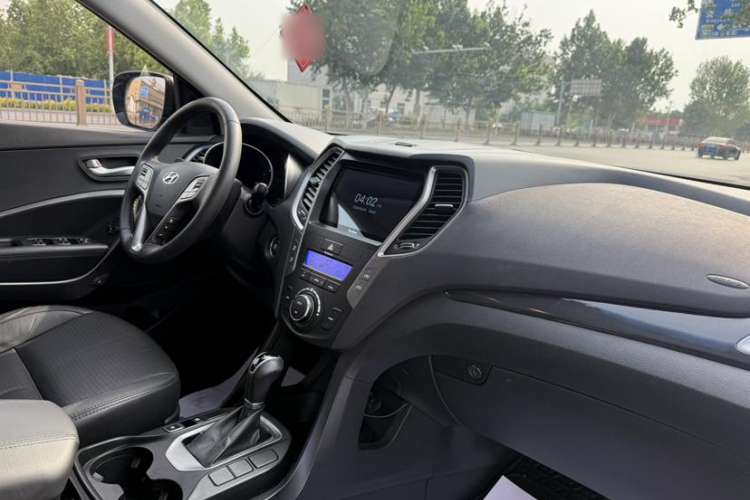 Used Hyundai Santa Fe 2013 2.4L Automatic Two-Wheel Drive Smart Version
