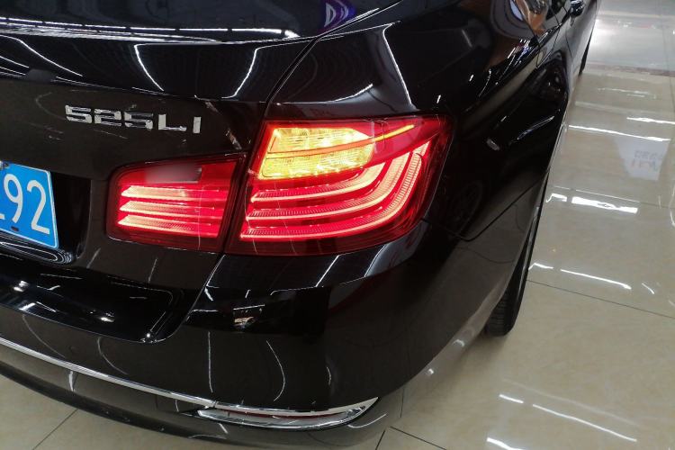 Used BMW 5 Series 2014 525Li Luxury Design Package
