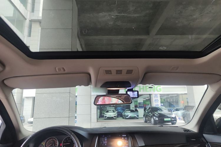 Used BMW 5 Series 2014 525Li Leading Model
