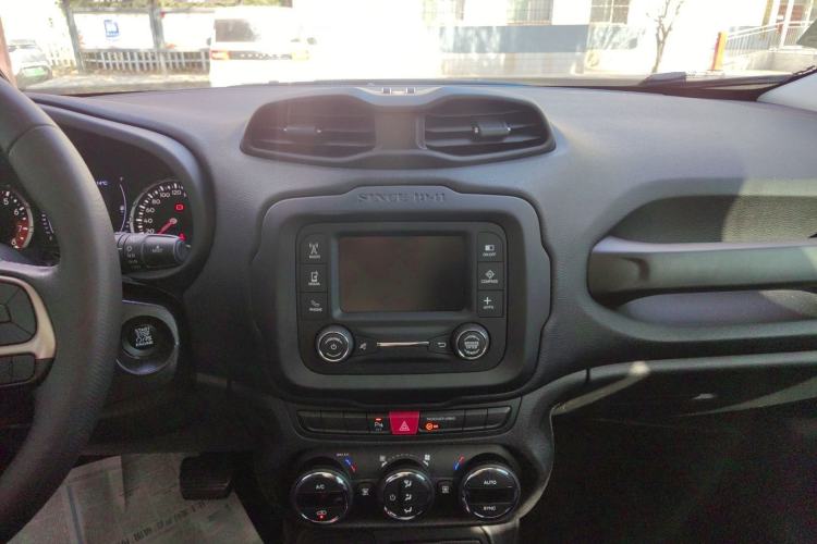 Used  Renegade 2017 180T Automatic Jingneng Edition
