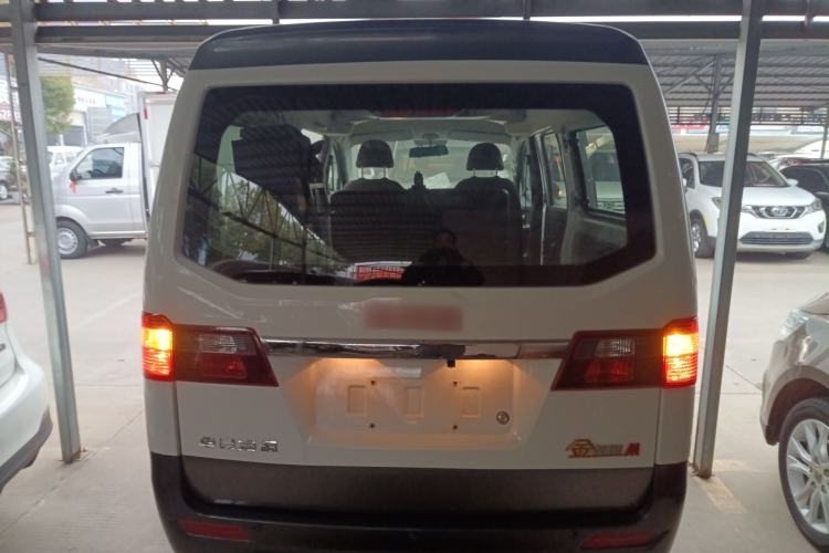 Used Jinbei Gold Hiace M Classic 2022 1.5L Travel Lion Passenger Van 6 Seats
