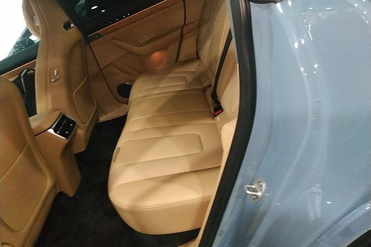 Used Hima Luxeed R7 2024 All-Electric 736 km Ultra
