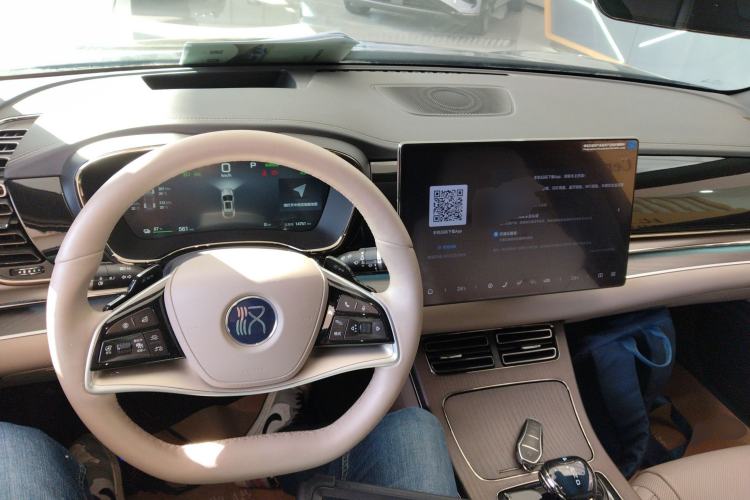 Used BYD Han 2025 EV with 701 km of Laser Radar-Enabled Intelligent Driving
