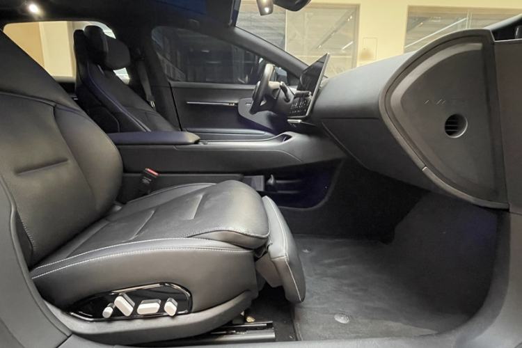 Used  12 2025 Max Extended-Range Edition
