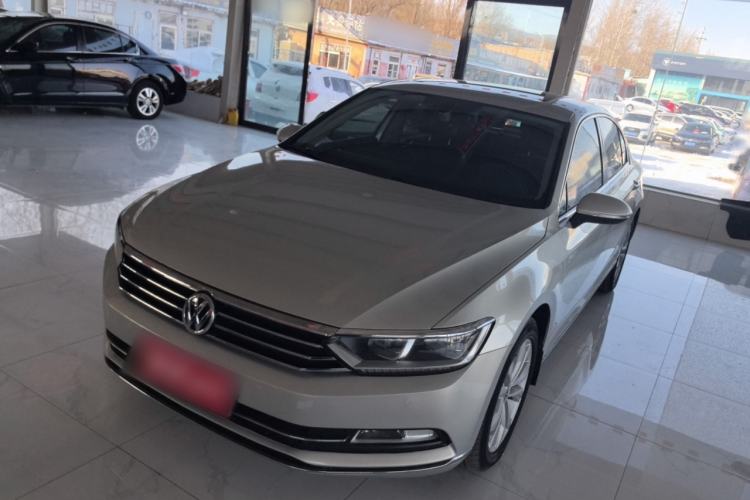 Used Volkswagen Magotan 2017 330TSI DSG Luxury Model
