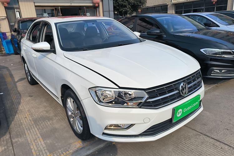 Used Volkswagen Bora 2016 1.6L manual Comfort trim level