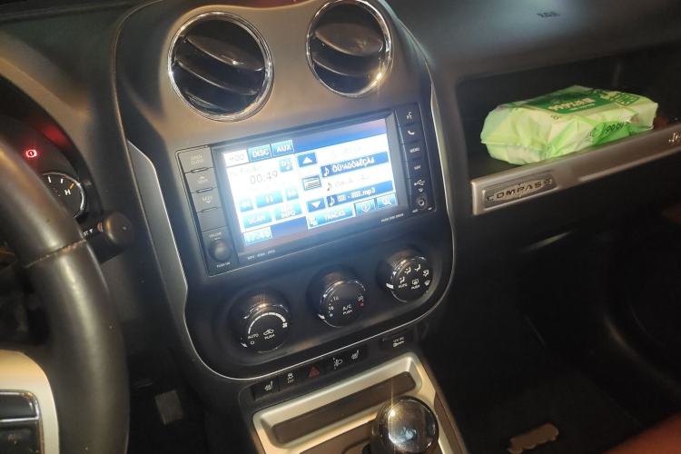 Used  Compass 2014 Revised Version 2.4L Four-Wheel Drive Luxury Navigation Edition
