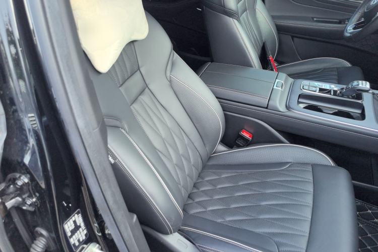 Used GAC Trumpchi GS8 2022 Linghang Series 2.0 TGDI Two-Wheel-Drive Luxury Smart Connectivity Version (7 Seats)
