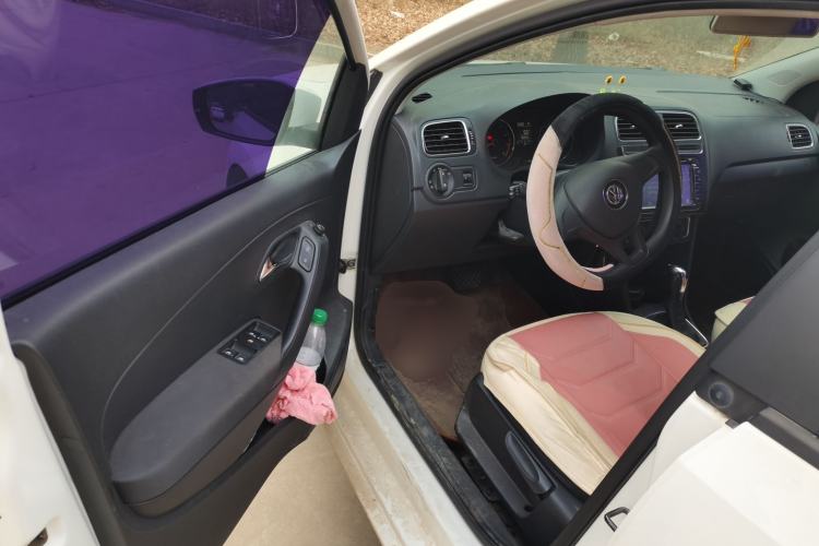 Used Volkswagen Polo 2014 1.6L Automatic Comfort Edition
