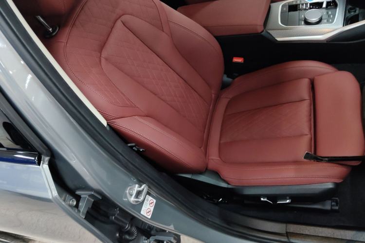 Used BMW i3 2023 eDrive 40 L Midnight Sports Package
