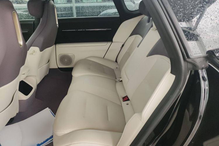 Used  12 2025 Ultra Extended-Range Edition
