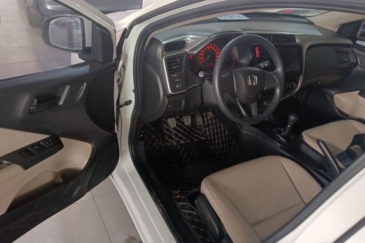 Used Honda City 2017 1.5L manual Comfort version