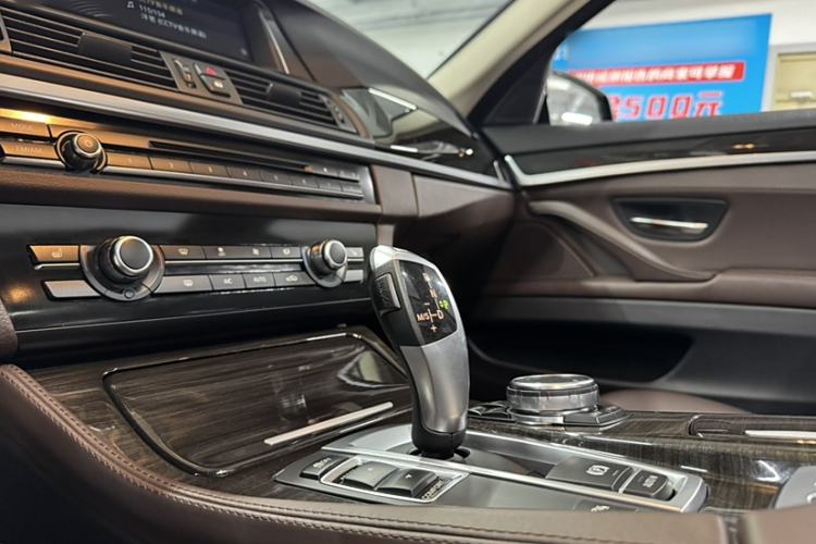 Used BMW 5 Series 2014 525Li Luxury Design Package
