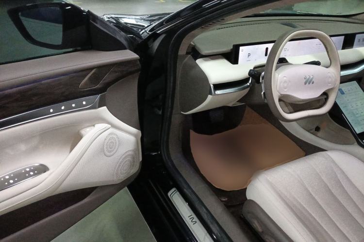 Used  L7 2022 Dynamic Model
