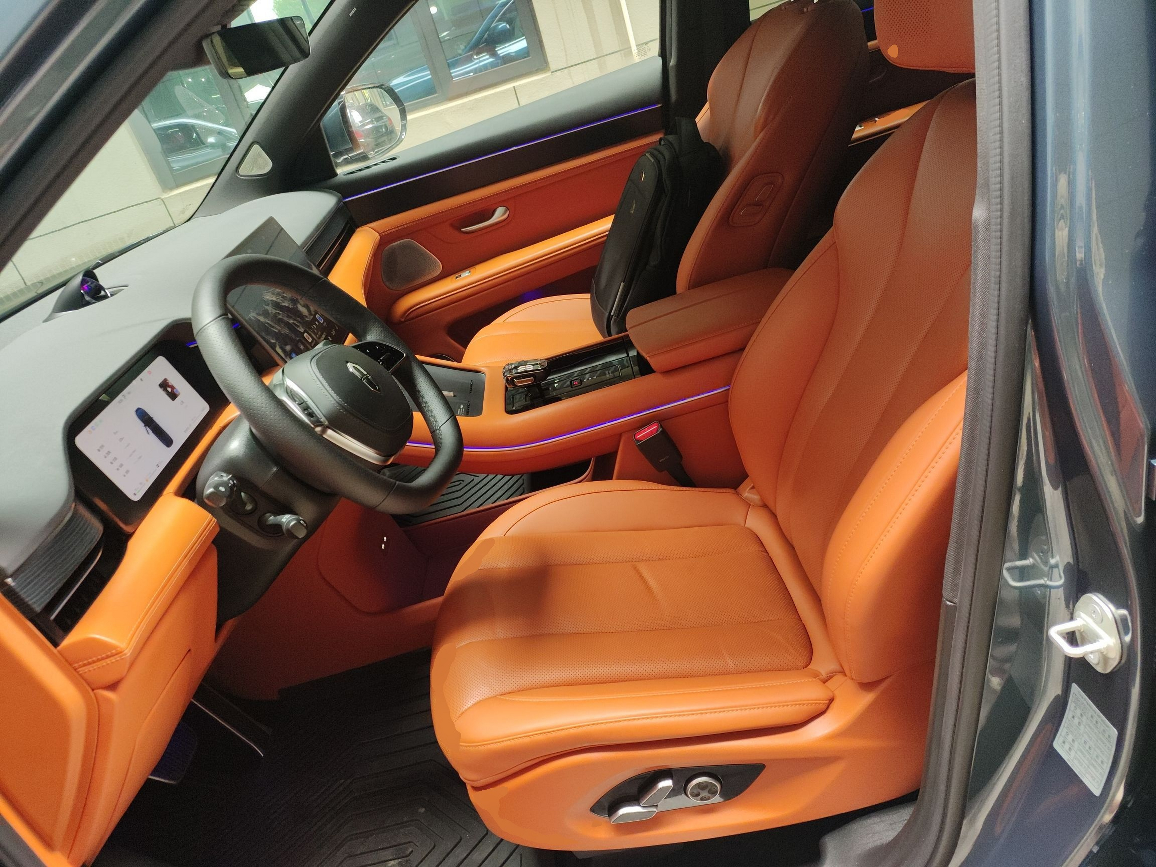 Переднее сиденье в автомобиле