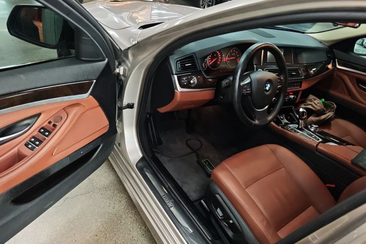 Used BMW 5 Series 2017 525Li Leading Model
