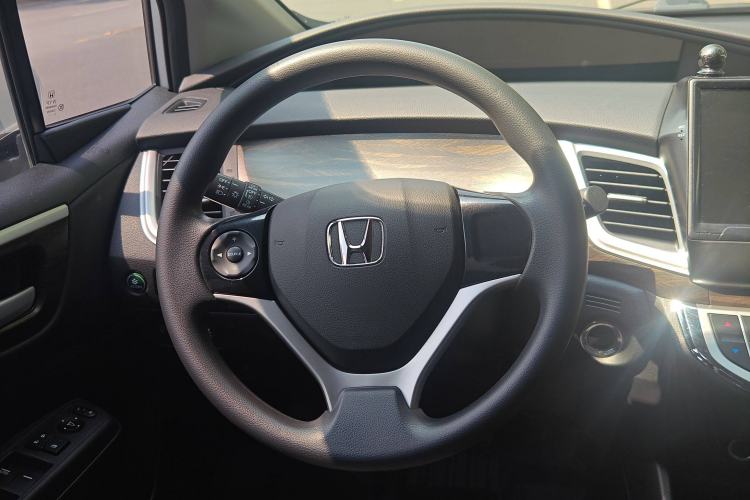 Used Honda Jade 2017 1.8L automatic Comfort version 5 seats
