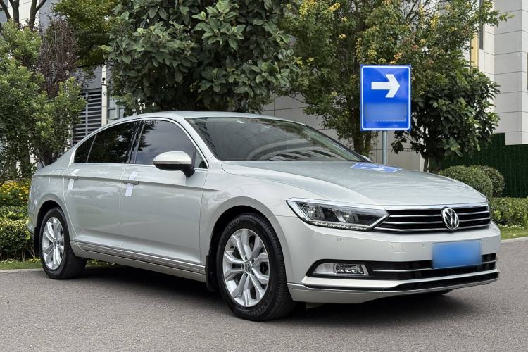 Used Volkswagen Magotan 2018 330TSI DSG Luxury Model

