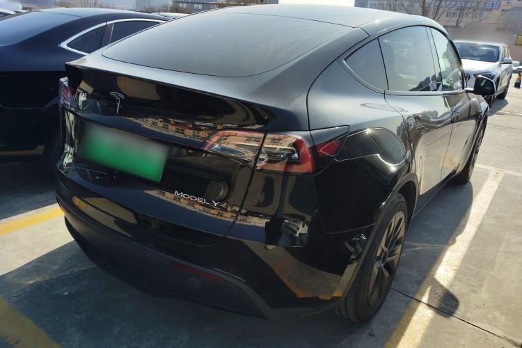 Used Tesla Model Y 2023 Rear-Wheel-Drive Version
