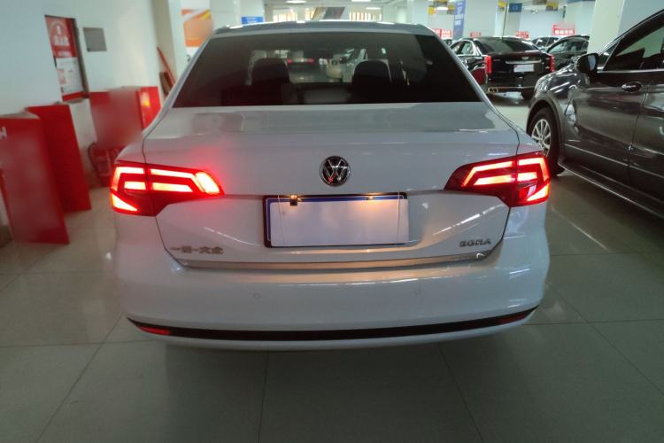 Used Volkswagen Bora 2017 1.6L Automatic Fashion Model