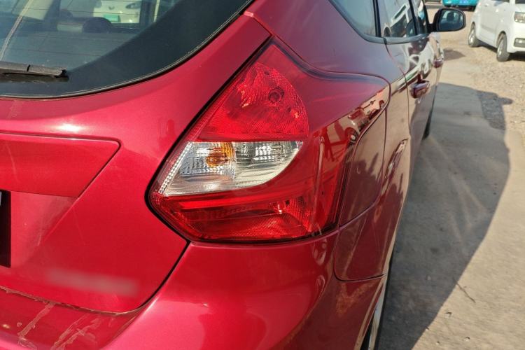 Used Ford Focus 2012 Hatchback 1.6L Automatic Fashion Edition
